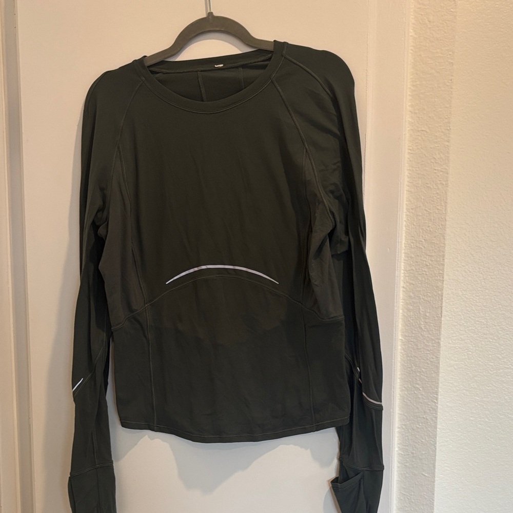 Women's Long Sleeve Lululemon Top in Dark Green